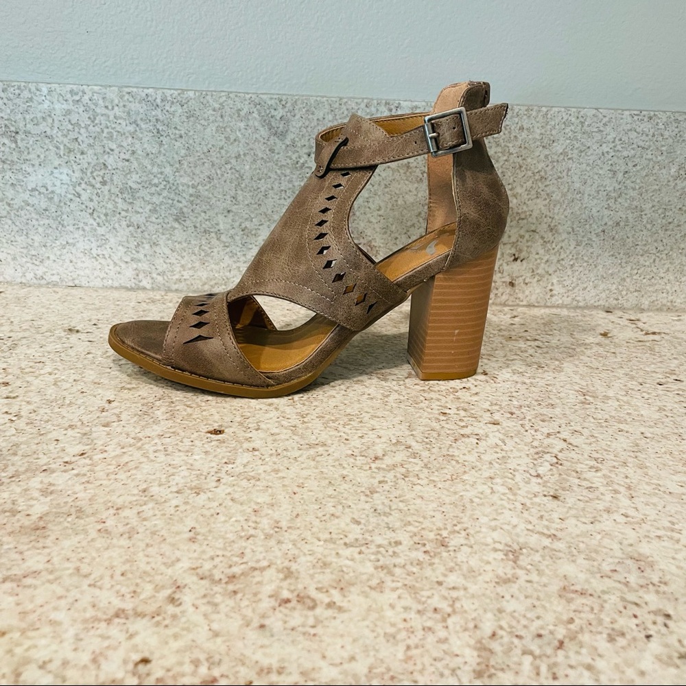Open Toe Heels / Heeled Booties